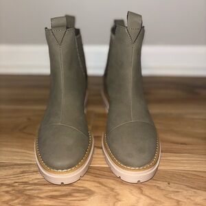 TOMS olive green boots